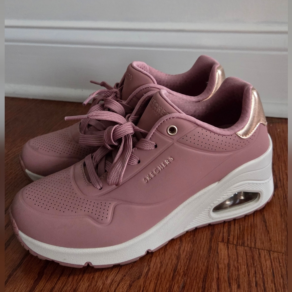 Skechers Women's Uno Hi Step Wedge Mauve and Gold Sneakers